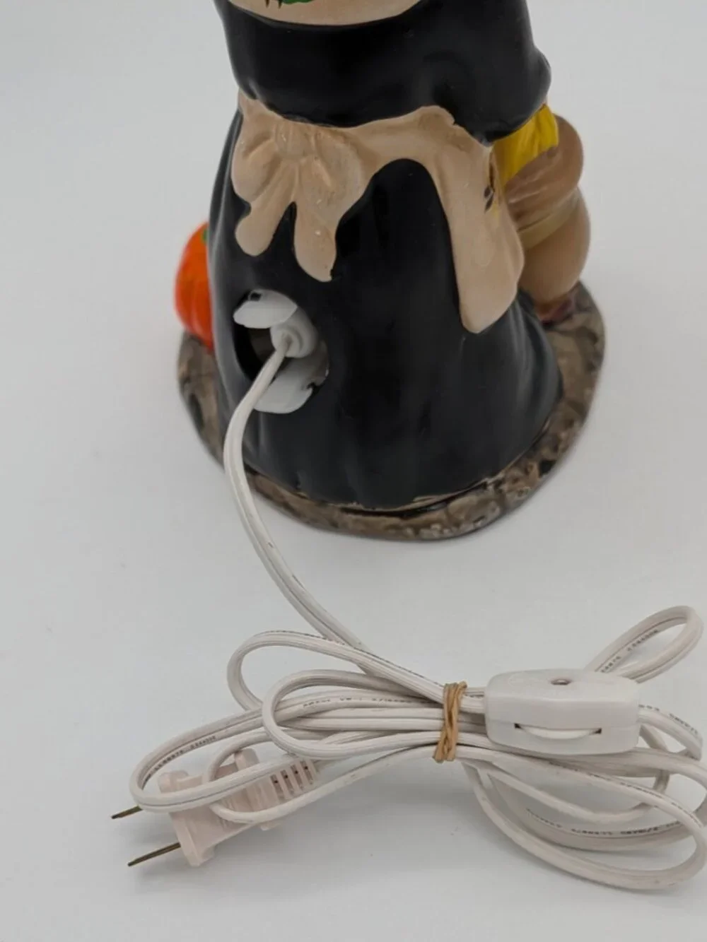 Vintage Witch Halloween Electric Light Stirring Cauldron  decor